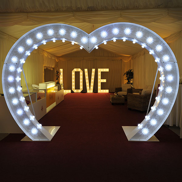 illuminated heart arch hire