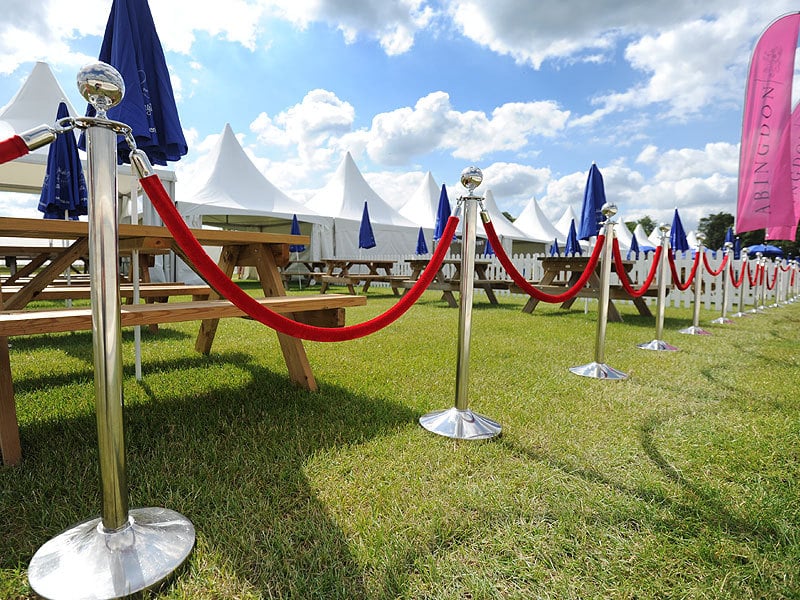 3 top reasons to choose post and rope hire London