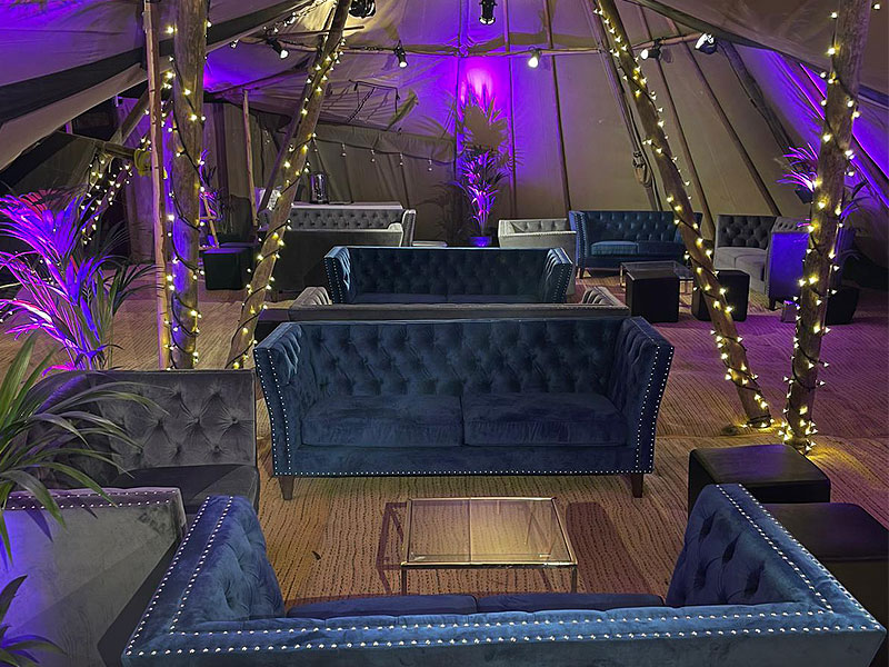 How much does it cost to hire furniture for weddings?