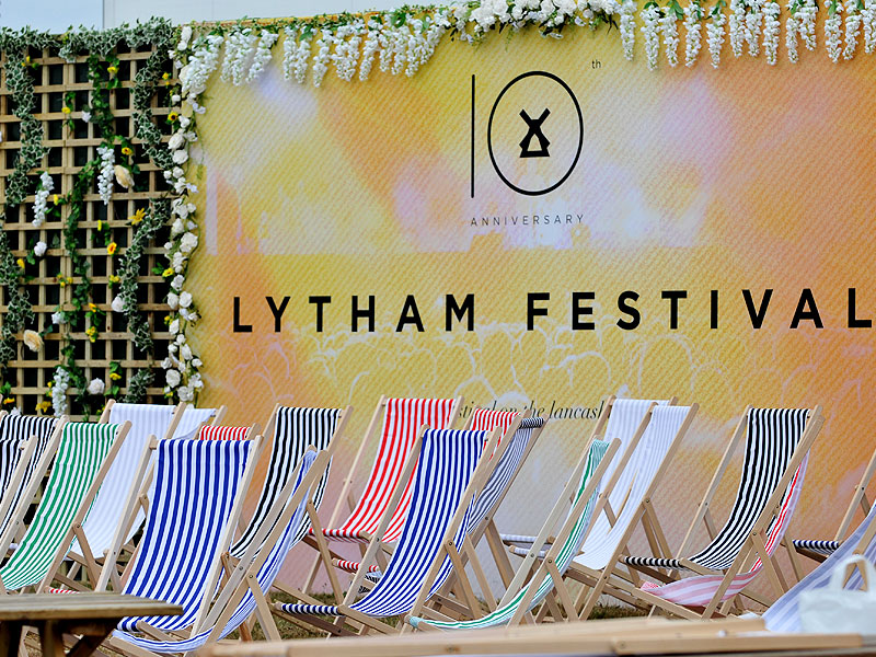 Summer party must-haves: Furniture hire tips for an unforgettable event