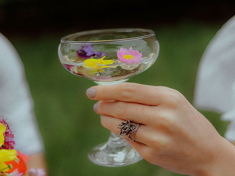 Plan the perfect Spring banquet with the best furniture for hire
