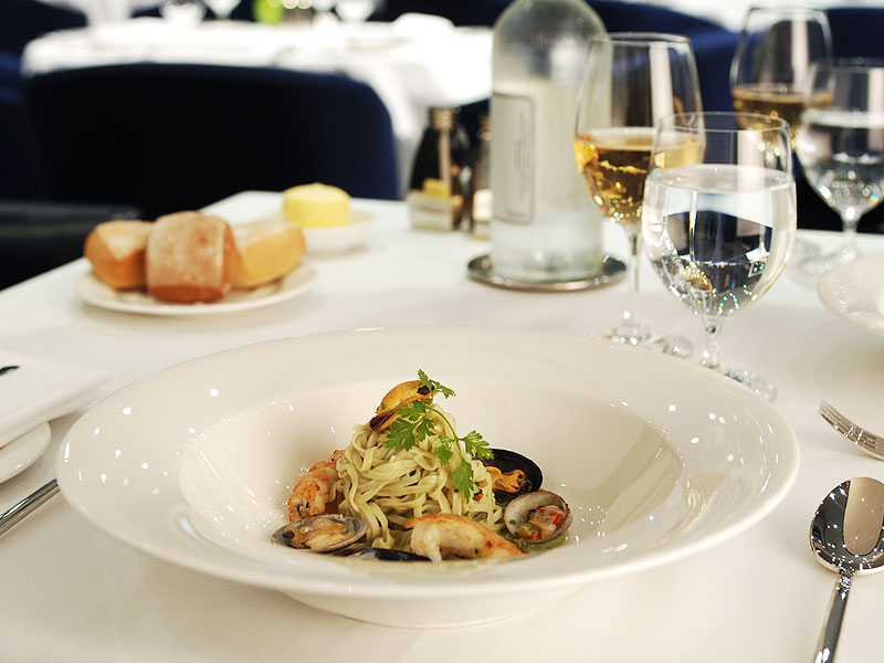Tableware hire for weddings and dinners at St Paul’s Cathedral London