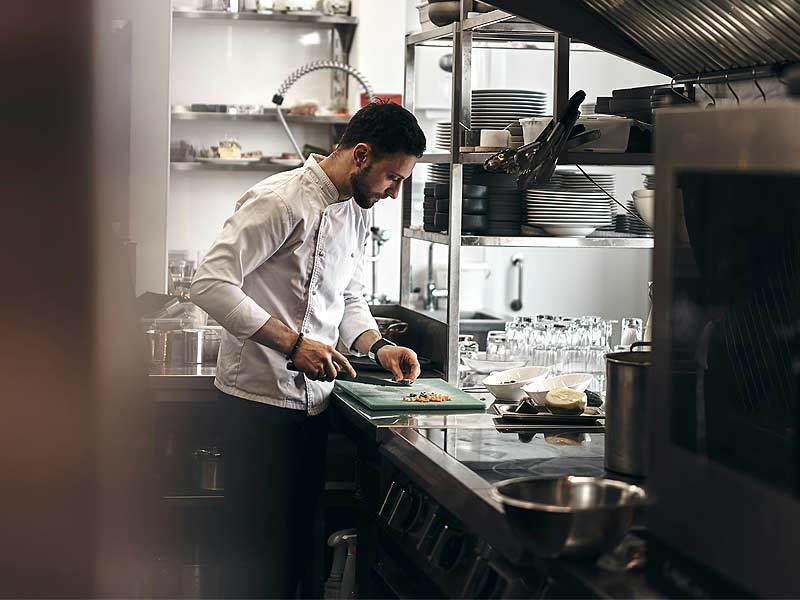 Catering equipment hire for hotels: Seamless service solutions