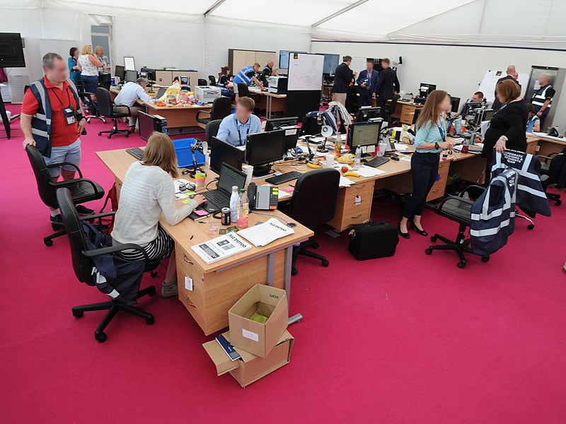 Enhance your office organisation with our stylish desk rentals
