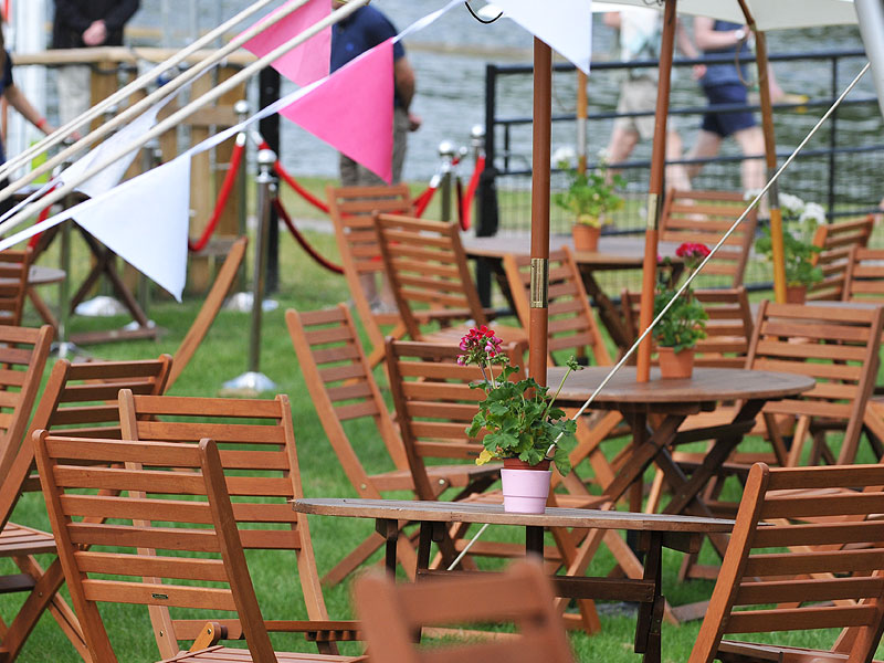 How event furniture rentals transform countryside estates for big events