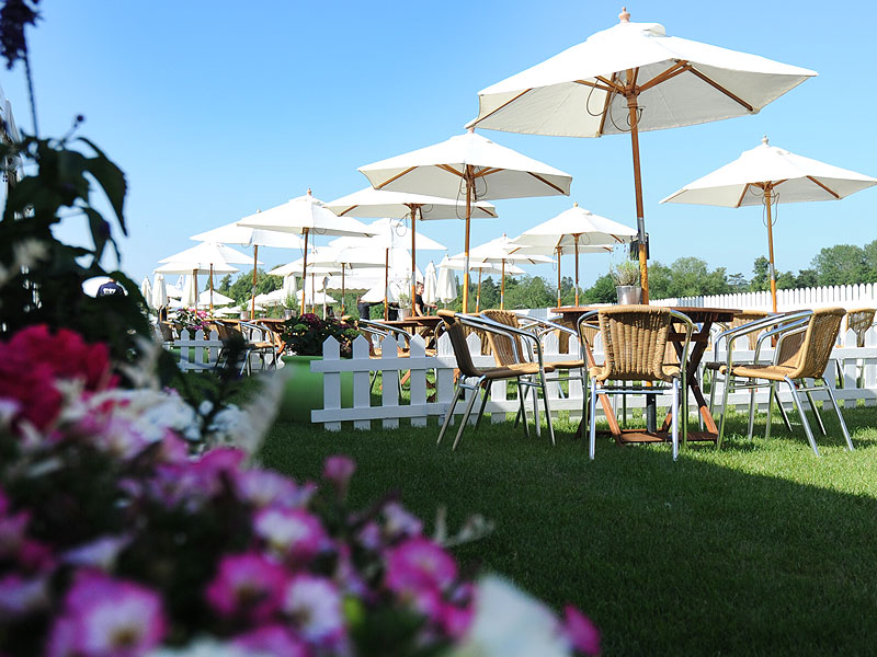 Best furniture hire London fit for royalty: Hosting events at Hampton Court Palace