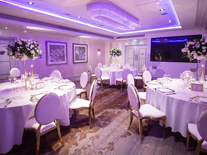 8 essential questions to ask before signing an event venue hire contract